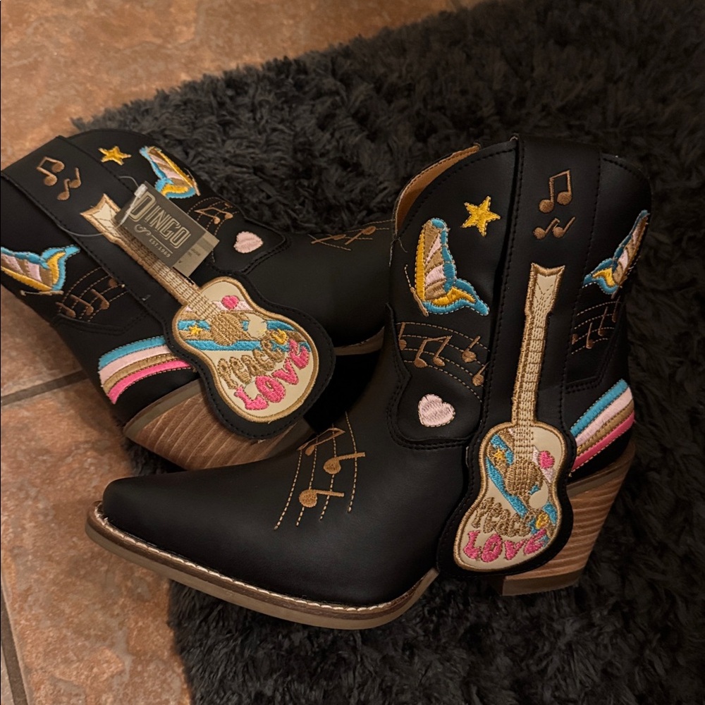 Dingo Black Ankle Boots with Colorful Embroidery